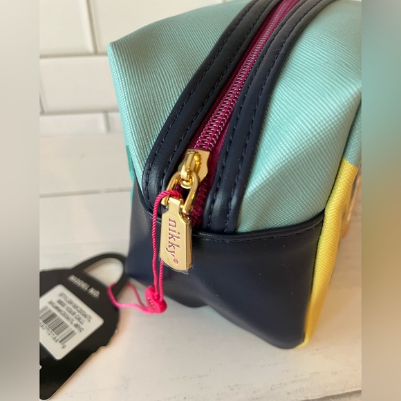 Nikky by Nicole Lee  Cosmetic Bag “ Miss Your Call Multi Color - Picture 3 of 10